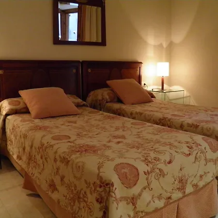 St. Jordi Comtal Apartmán *